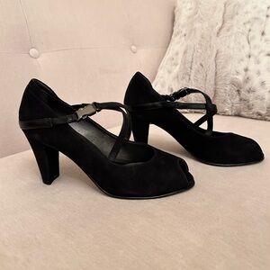 AEROSOLES Elegant Black Heels with Strap